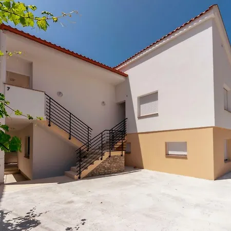 Apartman Petra Zára