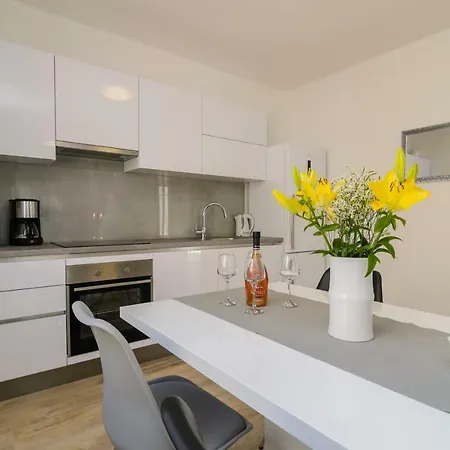 Petra Apartman Zára
