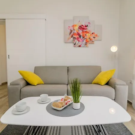 Petra Apartman Zára